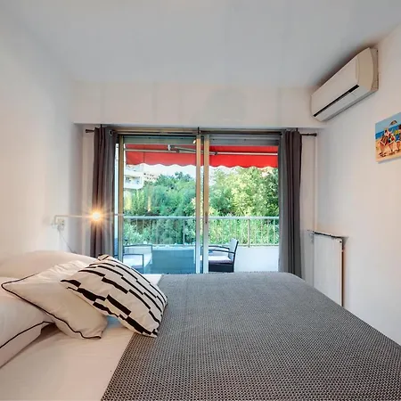 2 Pieces Au Calme Proche Martinez Avec Parking Prive Apartment *