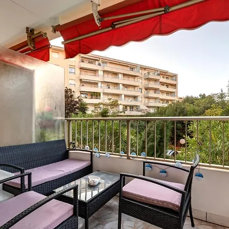 2 Pieces Au Calme Proche Martinez Avec Parking Prive شقة كان